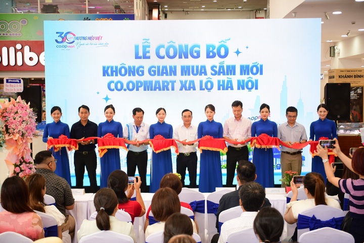 Khoảnh khắc công bố không gian mua sắm mới Co.opmart Xa Lộ Hà Nội - một trong những dấu ấn chào mừng 30 năm thương hiệu Co.opmart.