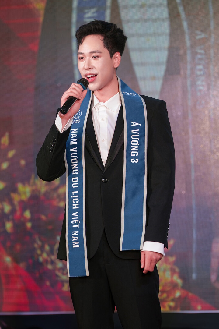 Nguyễn Minh Tuấn giành Á vương 3 tại tại chung kết Hoa hậu & Nam vương Du lịch Việt Nam 2026.