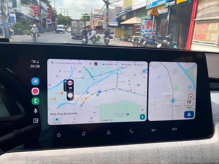 Waze được ví như "mạng xã hội của các bác tài".