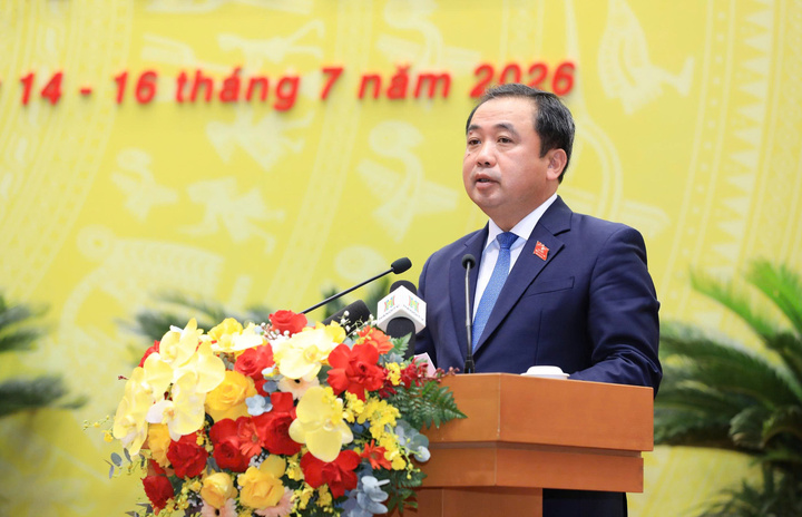 Bí thư Hà Nội phát biểu tại kỳ họp.