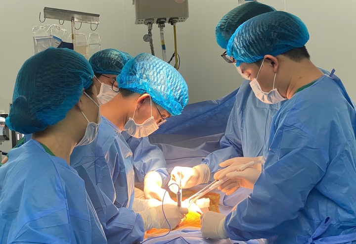 Người bệnh được chụp mạch não số hoá xoá nền (DSA) để chẩn đoán xác định chết não.