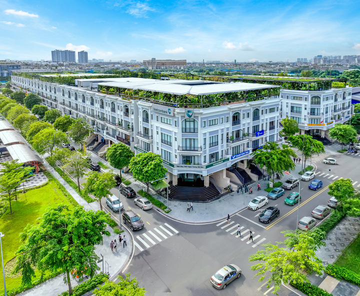 Các thương hiệu nổi tiếng kinh doanh tại nhà phố Van Phuc City.