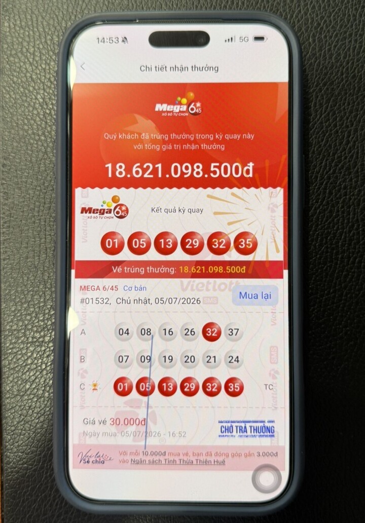 Màn hình điện thoại của anh Đ. thông báo trúng thưởng. (Ảnh: Đ.V)