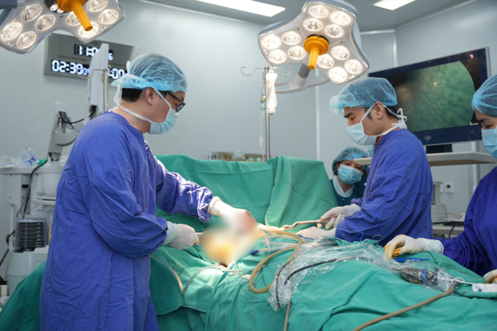 Ca phẫu thuật nâng tạo hình lồng ngực phức tạp được thực hiện thành công tại Bệnh viện Đa khoa Vinmec Hải Phòng.