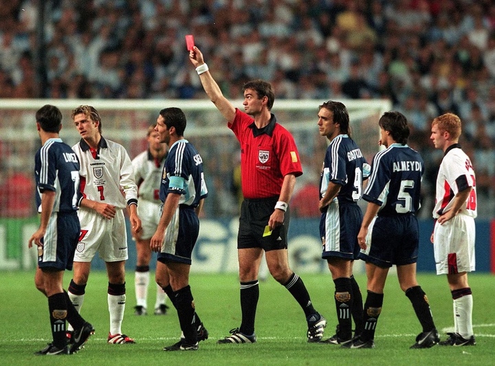 Vì sao trận Anh vs Argentina căng thẳng nhất lịch sử bóng đá? david beckham 06280572 - Vì sao trận Anh vs Argentina căng thẳng nhất lịch sử bóng đá?