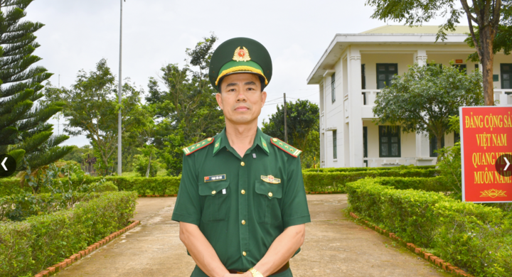 Thượng tá Phạm Văn Khá, Chính trị viên Đồn biên phòng cửa khẩu Bu P'Rang, xã Quảng Trực, tỉnh Lâm Đồng.