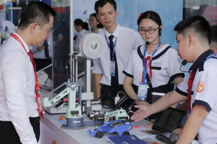 TP.HCM đặt mục tiêu chi 12.705 tỷ đồng cho lĩnh vực khoa học - công nghệ, đổi mới sáng tạo và chuyển đổi số trong năm 2026.