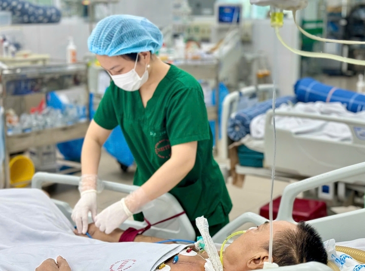 nhan vien y te 21223361 - Tăng phụ cấp đặc th&ugrave; cho nh&acirc;n vi&ecirc;n y tế