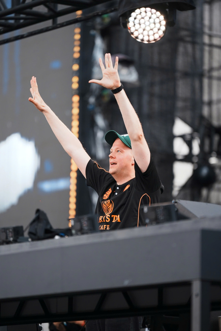 DJ người Hà Lan Armin van Buuren - huyền thoại của dòng nhạc trance thế giới. (Ảnh: Ravolution)