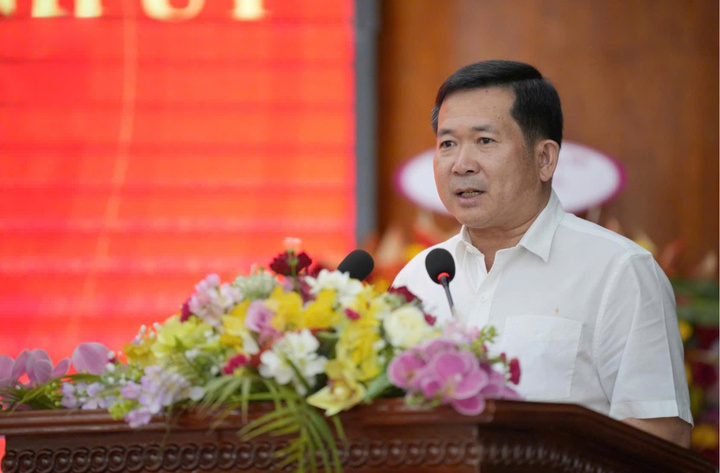 Phó Bí thư Tỉnh ủy An Giang Đinh Văn Nơi kiêm giữ chức Bí thư Đảng ủy đặc khu Phú Quốc.