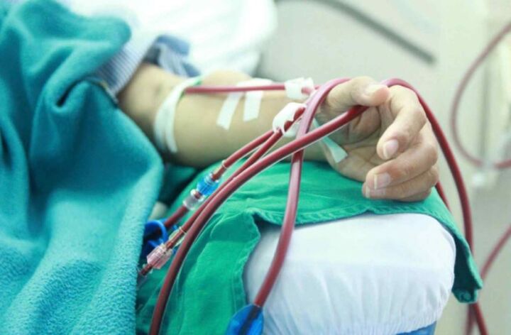 Cuộc sống của cô gái gắn với 3 buổi chạy thận/tuần (Ảnh: Vietnamnet).