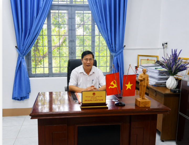 Ông Hoàng Văn Tám, Phó Bí thư Đảng ủy, Chủ tịch UBND xã Đắk Wil.