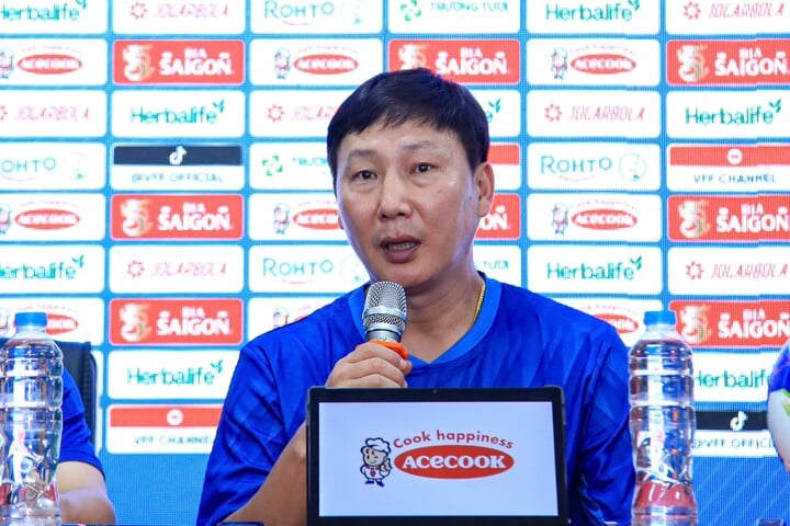 HLV Kim Sang-sik muốn vô địch ASEAN Cup 2026.