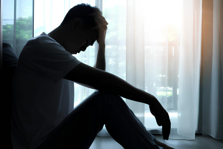 Tiền tiết kiệm suốt 6 năm bỗng nhiên tan thành mây khói. (Ảnh: iStock)
