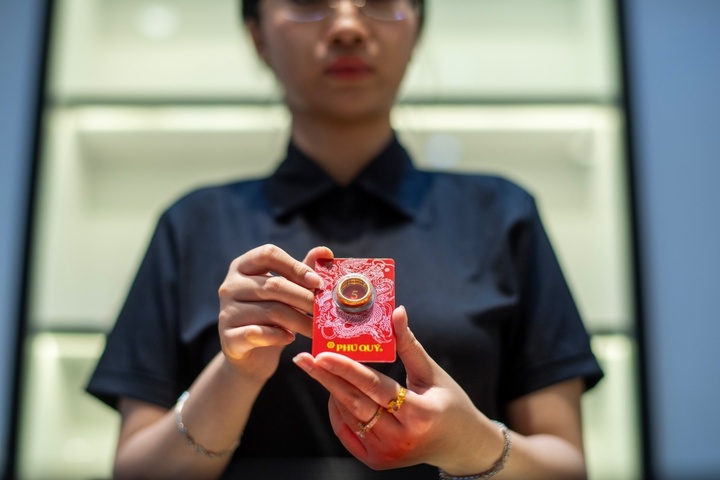 Giá vàng lao dốc. (Ảnh: Minh Đức).