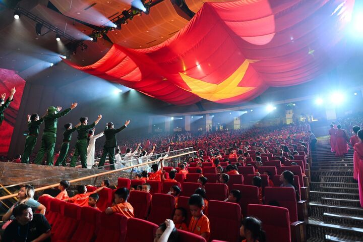 Trải nghiệm lịch sử dân tộc qua show thực cảnh 'Đất nước Thiên Hùng Ca' - 3