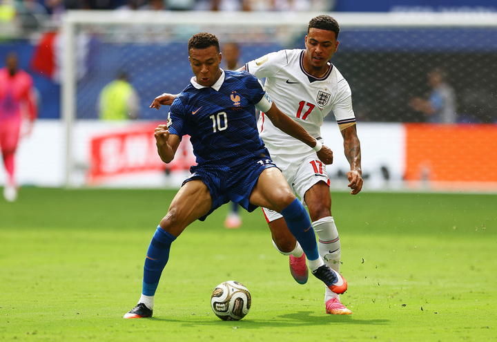 Đội tuyển Pháp đấu với Anh ở trận tranh hạng 3 World Cup 2026. (Ảnh: Reuters)