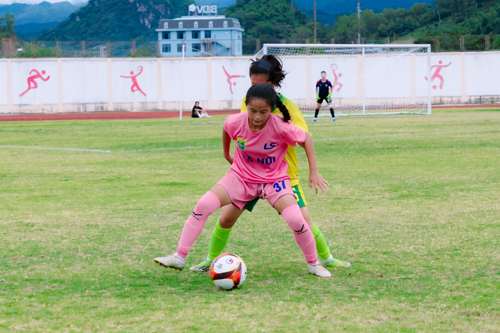 Giải nữ vô địch U16 Quốc gia 2026: Chủ nhà Sơn La tạo bất ngờ lớn u16 nu son la vs hanoi 19064844 - Giải nữ vô địch U16 Quốc gia 2026: Chủ nhà Sơn La tạo bất ngờ lớn
