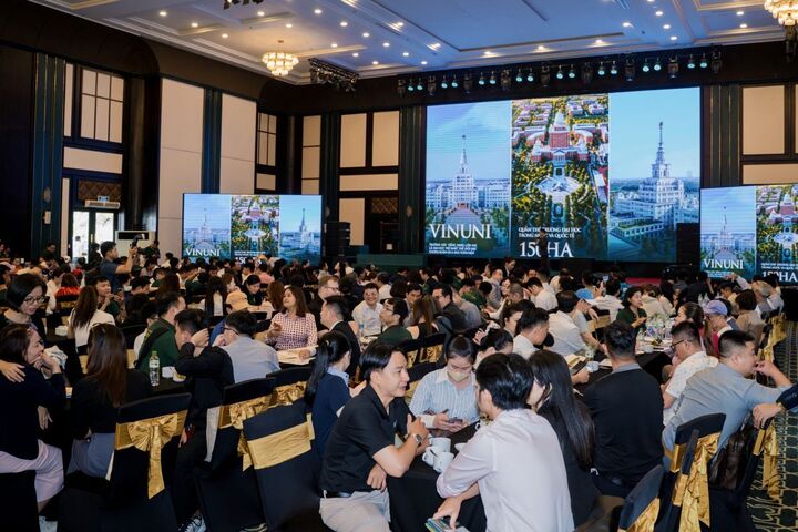 Sự kiện “Cát địa sinh tài - Phú quý trường lai” thu hút đông đảo khách hàng tham dự sáng 18/7.