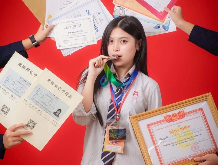 Em Khánh Linh cho rằng để học hiệu quả cần tìm ra ngôn ngữ phù hợp với bản thân. (Ảnh: NVCC)