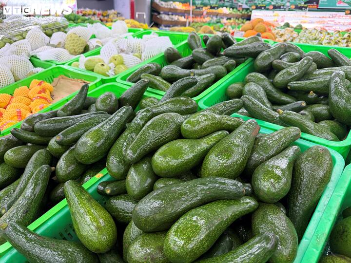 Bơ, sầu riêng rẻ chưa từng có, siêu thị hút khách mua sắm - 5