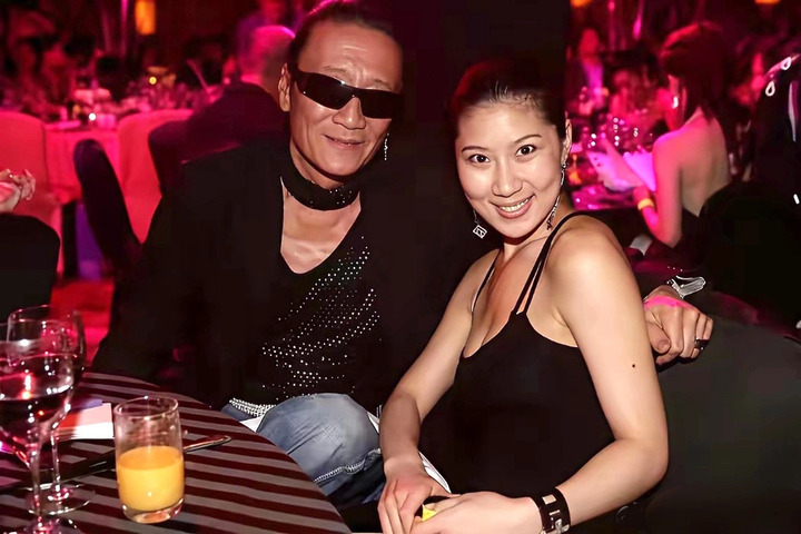 Tạ Hiền và người mẫu Coco.