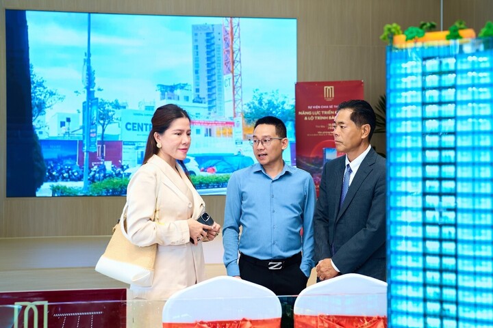 Khách hàng thăm quan và đầu tư tại dự án M Riverside Danang.