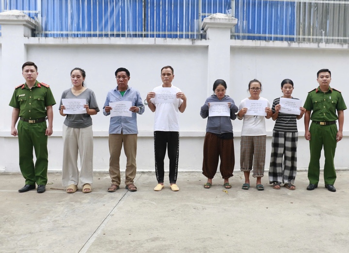 6 người liên quan 2 đường dây mua bán người qua biên giới. (Ảnh: Công an Nghệ An)