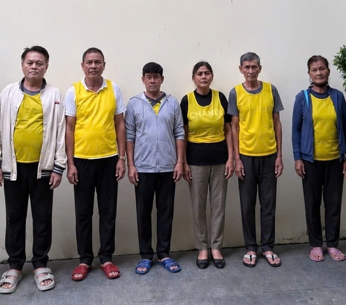 Công an TP.HCM khởi tố 6 người quốc tịch Philippines bị cáo buộc dàn cảnh đánh bài, lừa nhiều khách du lịch nước ngoài, chiếm đoạt khoảng 10.000 USD. (Ảnh: Công an TP.HCM)