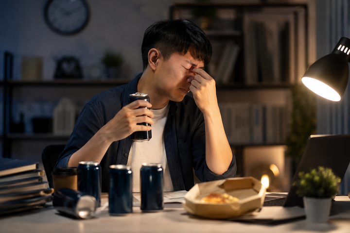 Uống nước chứa nhiều đường cũng dẫn tới bệnh rối loạn chuyển hóa (Ảnh minh họa)