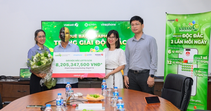 Ông K. (ngụ Cần Thơ) trúng độc đắc hơn 8,2 tỷ đồng. (Ảnh: Đ.V)