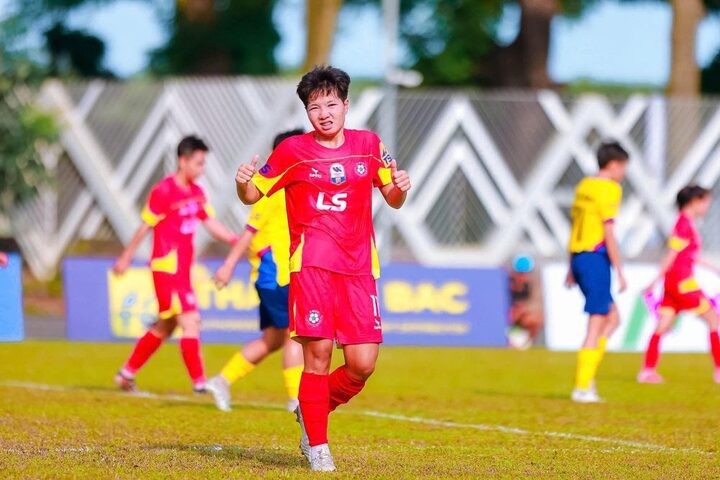 K'Thủa ghi bàn cho TP.HCM I.