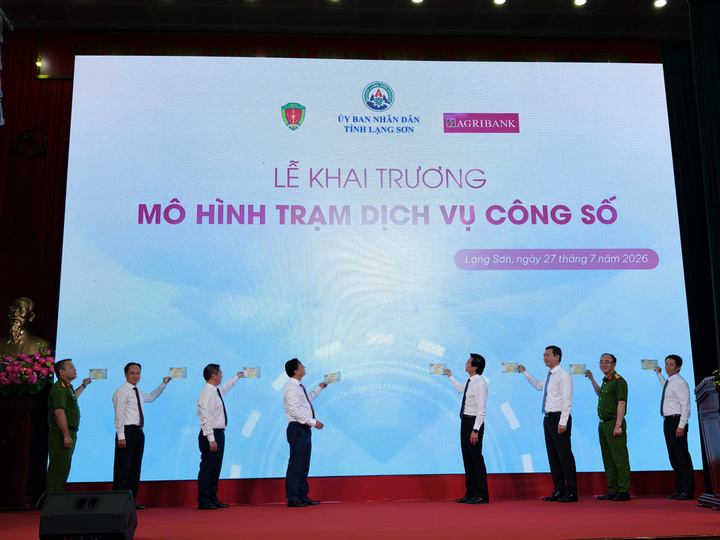 Lạng Sơn khai trương “Trạm dịch vụ công số”.
