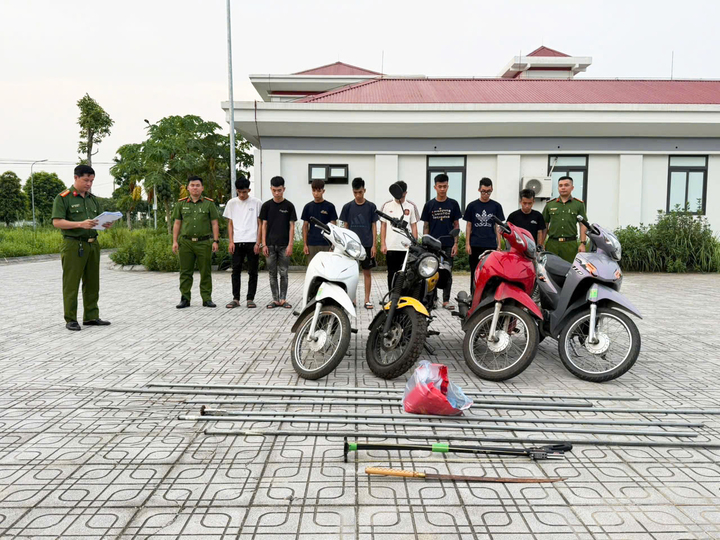khoi to 2 15435371 - Khởi tố 27 thanh ni&ecirc;n ni&ecirc;n v&aacute;c hung kh&iacute; diễu phố thị uy để lấy &lsquo;tiếng vang&rsquo;