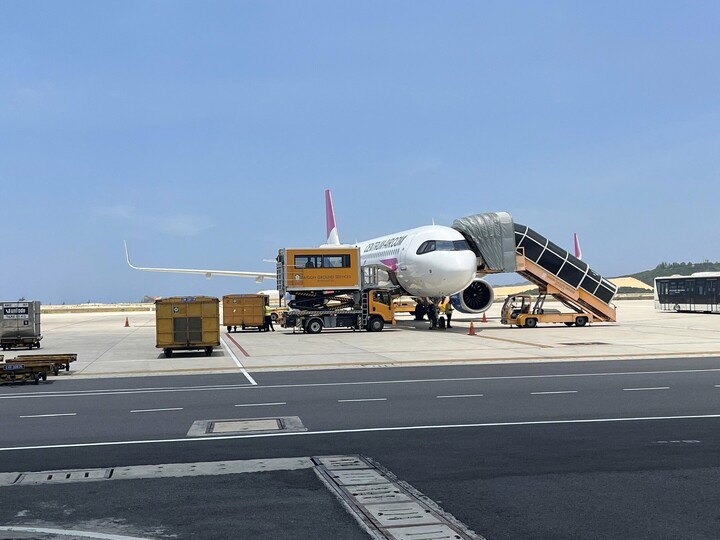 Cảng hàng không quốc tế Cam Ranh.