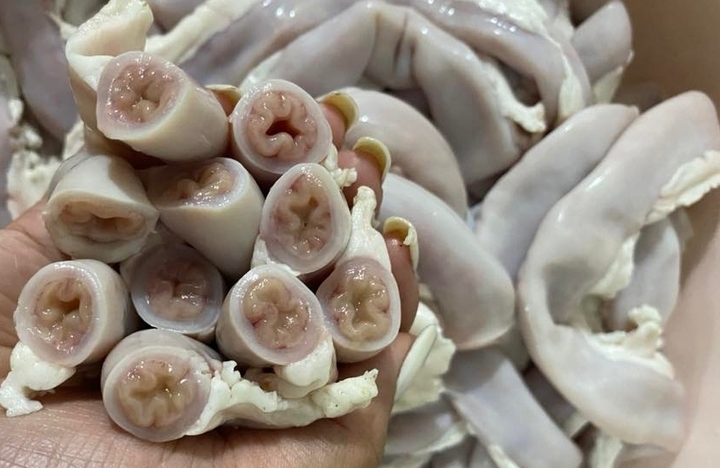 Lòng se điếu từ lâu được xem là “cực phẩm” trong thế giới nội tạng, có thời điểm được rao bán với giá hàng triệu đồng mỗi kg.