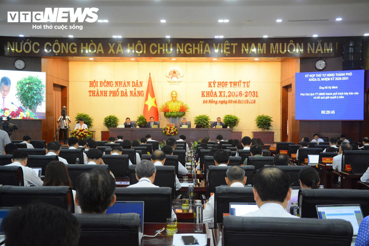Quang cảnh kỳ họp.