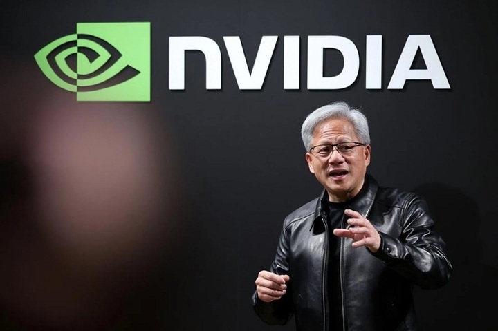 CEO Nvidia Jensen Huang phát biểu trong một sự kiện AI tại Tokyo, Nhật Bản, ngày 16/7. (Ảnh: Bloomberg)