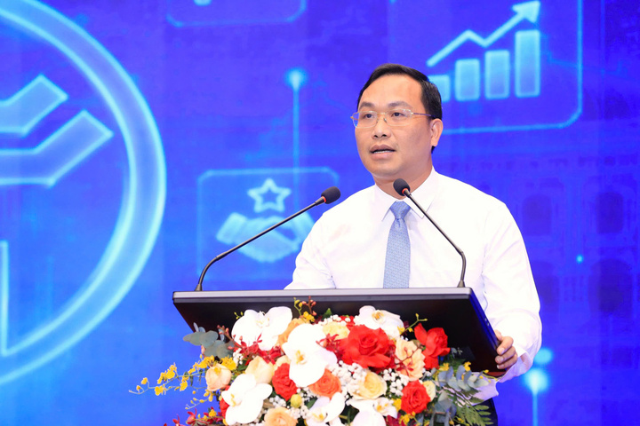 Chánh văn phòng UBND TP Hà Nội Nguyễn Tiến Thiết phát biểu tại hội nghị.