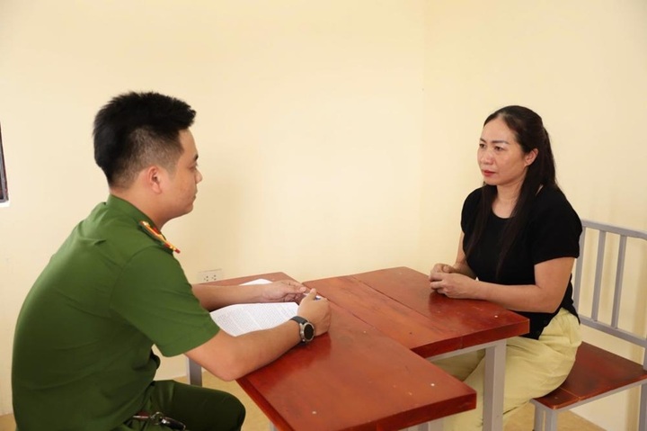 Cơ quan điều tra làm việc với Nguyễn Thị Thúy Cơ quan điều tra làm việc với Nguyễn Thị Thúy