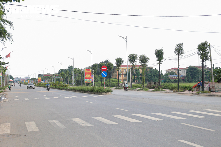 Việc tháo gỡ “nút thắt” mặt bằng không chỉ tạo động lực để Dự án nâng cấp, mở rộng Quốc lộ 21B tăng tốc về đích mà còn mở rộng không gian phát triển cho khu vực phía Nam Hà Nội.