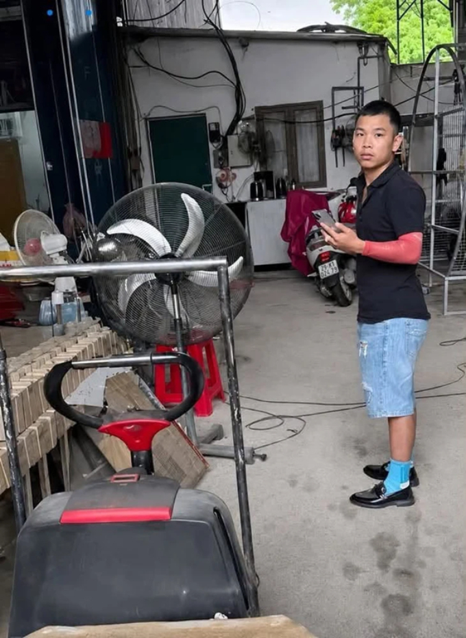 Phê chuẩn bắt khẩn cấp Khánh Sky liên quan vụ đến xưởng Vua Quạt livestream chửi bới khanh sky 12474657 - Phê chuẩn bắt khẩn cấp Khánh Sky liên quan vụ đến xưởng Vua Quạt livestream chửi bới