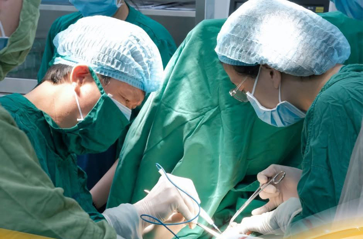 khoi u vu 09551240 - Kết quả sinh thiết l&agrave;nh t&iacute;nh, b&aacute;c sĩ vẫn ph&aacute;t hiện ung thư tr&ecirc;n b&agrave;n mổ