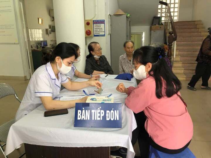 Nhiều người cao tuổi tiếc vì không chuẩn bị từ tuổi 40 (Ảnh minh họa)