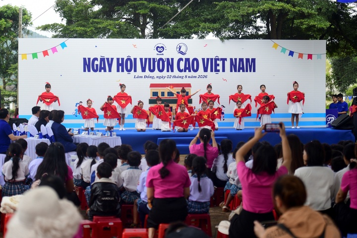 Toàn cảnh Ngày hội Vươn cao Việt Nam do Vinamilk và Quỹ sữa Vươn cao Việt Nam tổ chức tại Hiệp Thạnh, Lâm Đồng hôm 2/8. (Ảnh: Hải An)
