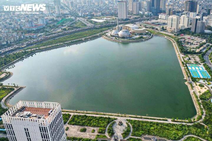 Ở giai đoạn tiếp theo, thành phố sẽ nghiên cứu mở rộng không gian sang các tuyến Khúc Thừa Dụ và Trương Công Giai, đồng thời kết nối với phố Duy Tân, Khu công nghệ thông tin tập trung và Công viên hồ điều hòa CV1 (nay là Công viên An Hòa), tạo thành chuỗi không gian văn hóa - sáng tạo liên hoàn.