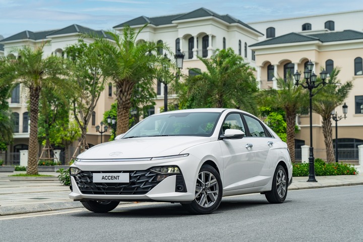 Hyundai Accent.