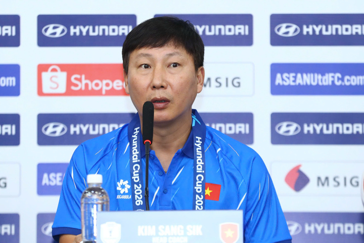 Huấn luyện viên Kim Sang-sik