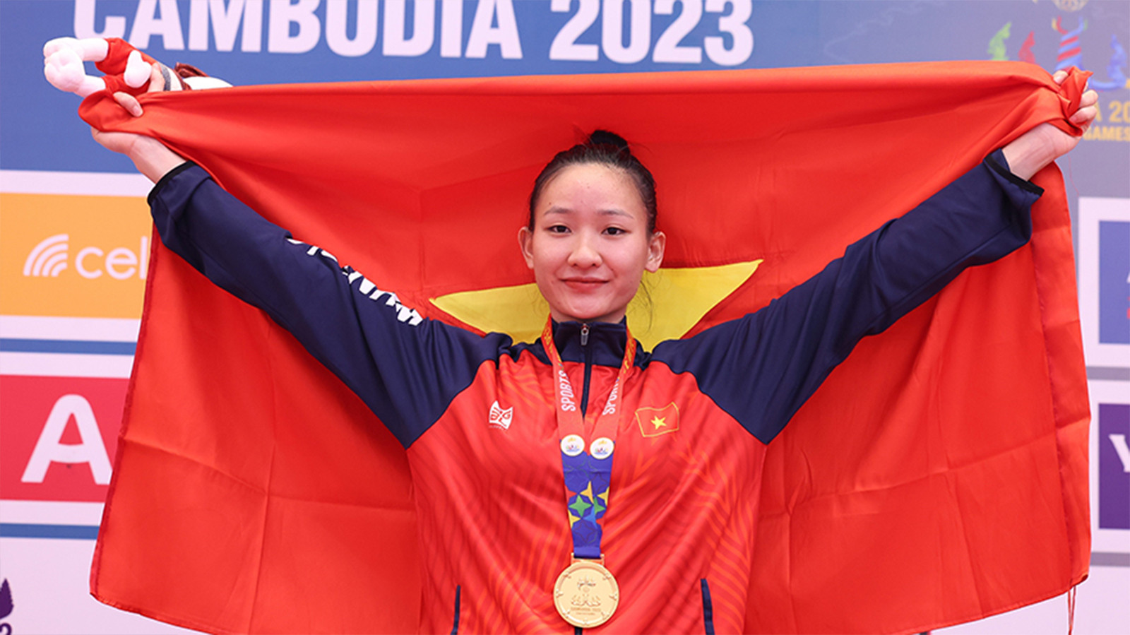 Hoàng Thị Mỹ Tâm (kumite 55kg nữ)