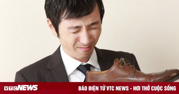 Mẹo vặt gia đình: Mẹo khử mùi hôi chân khi đi giày mùa rét